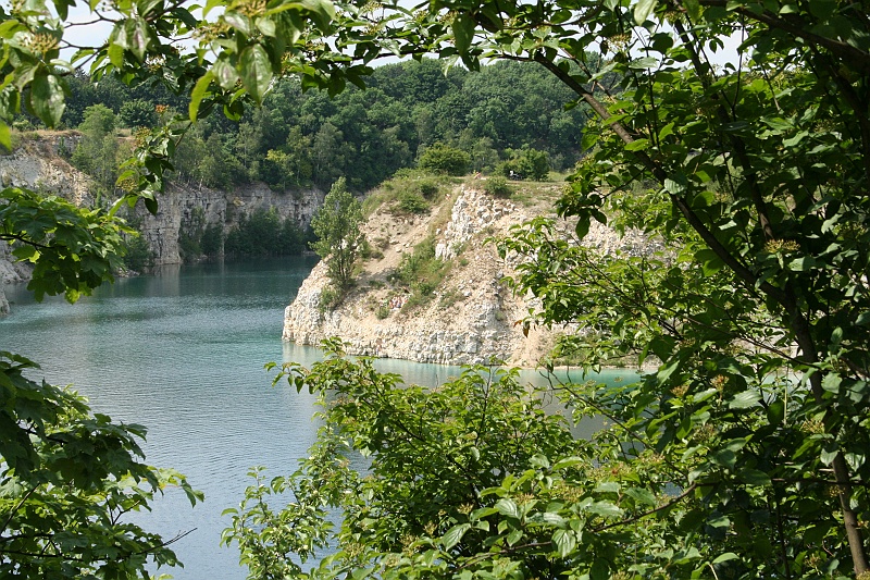 Obraz 210.jpg - Zakrzówek - zalany kamieniołom, który obecnie przekształcił się w malownicze jeziorko